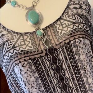 EUC Black/neutral colored Blouse; Aztec/Tribal print, Sz XL